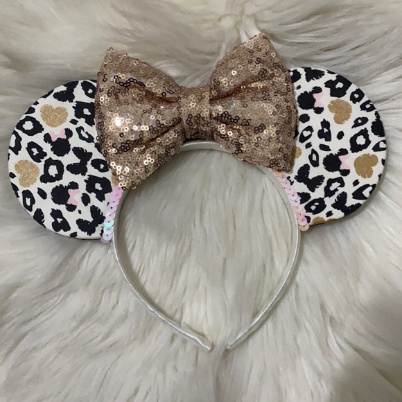 Disney Leopard Print Minnie Ears with Gold Sequin Bow - Picture 1 of 1